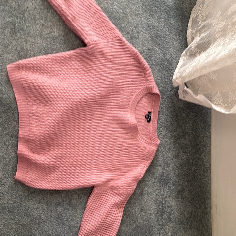 Soft Pink Crew Neck Sweater with Ribbed Texture